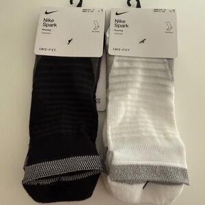 2 Pair! ~ Nike Spark no show, cushioned running Socks ~ Black White ~ Men 8-9.5